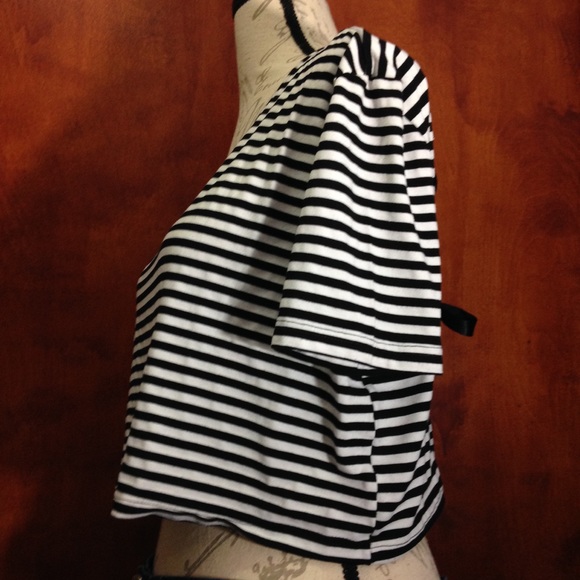 💥Stripped Crop Top with Ribbon Ties - Picture 4 of 6
